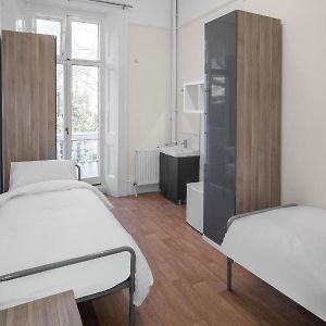 Single Room Female only