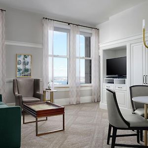 One-Bedroom King Suite