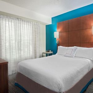 One-Bedroom Queen Suite Hearing accessible
