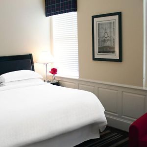 Upper Floors King Room