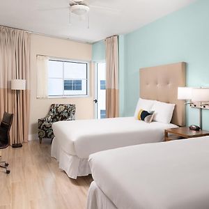 Deluxe Partial Ocean View Double Beds