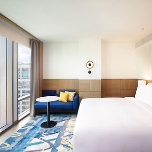 Club King Room