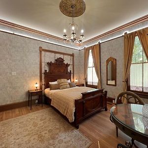 Deluxe Double Room Bath