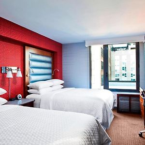 Corner Queen Room