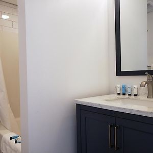 Economy Queen Room