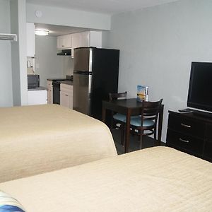 Queen Room Two Queen Beds Kitchenette-Oceanfront View