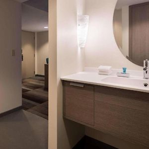 Aloft Suite 1 Bedroom Junior Suite 1 King Limited view