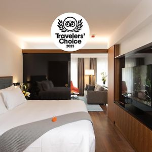 Deluxe Queen Suite