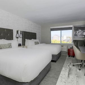 Tradition Queen Room