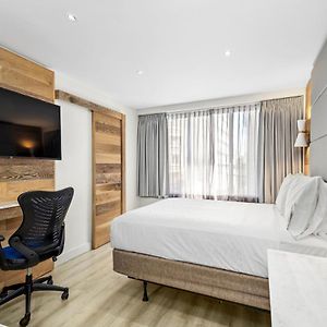Standard Queen Room