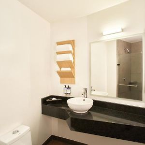Executive Queen Room