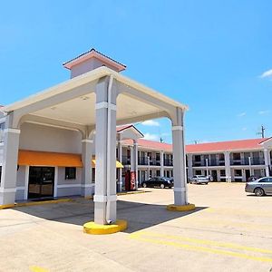 Howard Johnson By Wyndham Houston Heights Downtown