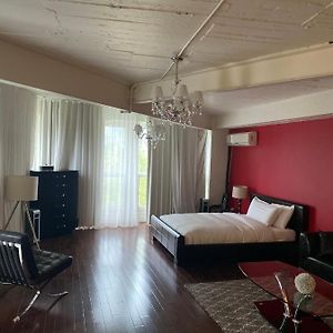 Queen Studio