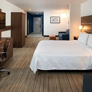 King Suite Mobility accessible
