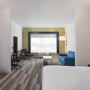 King Suite Hearing accessible