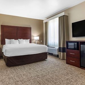 King Suite First Floor Accessible or Non-Smoking