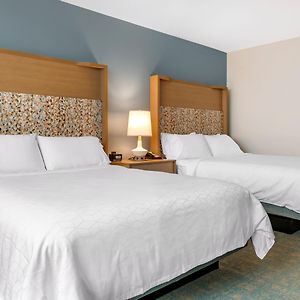 Executive Queen Room 2 Queen Beds Non-Smoking