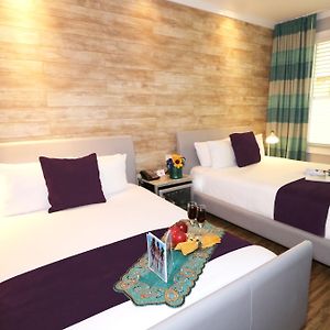 Room Two Double Beds