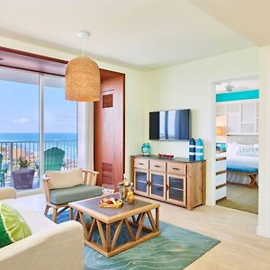 One-Bedroom Deluxe King Suite Partial Ocean View