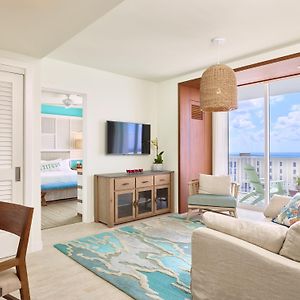 One-Bedroom King Suite Partial Ocean View