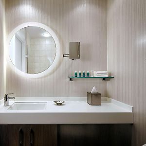 Deluxe Tower King Suite