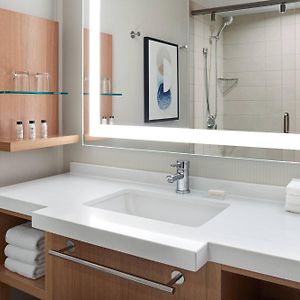 Corner Queen Room