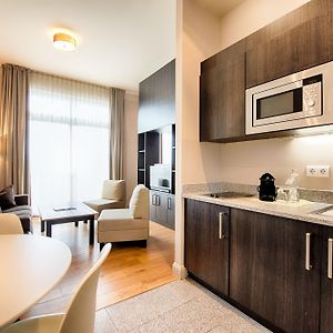 Premium King Studio