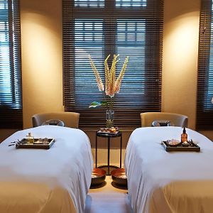 Heritage King Room