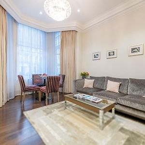 Superior One-Bedroom Apartment