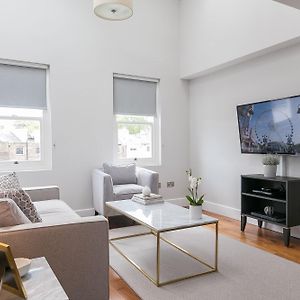 Superior One-Bedroom Apartment