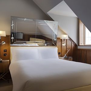 Upper Floors Queen Room