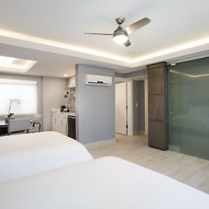 Deluxe Room Double Beds