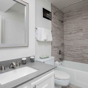 One-Bedroom Apartment Valley View