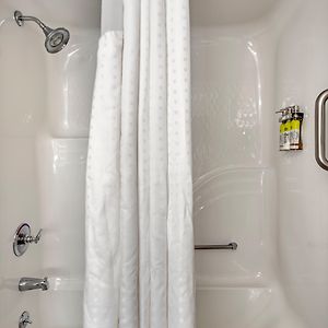 King Suite Jetted Tub