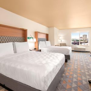 Premium Queen Room