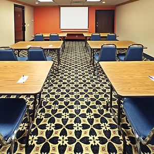 Holiday Inn Express & Suites Fayetteville University Of Arkansas Area By Ihg