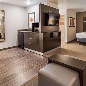 Corner King Suite Non-Smoking Not Pet Friendly