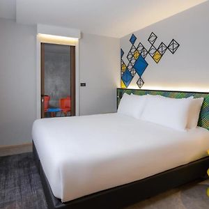 Premium King Room