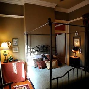 Five Continents Bed And Breakfast