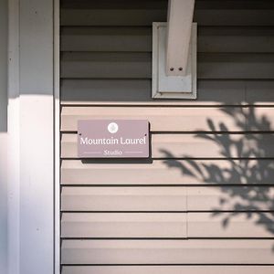 Deluxe Queen Studio