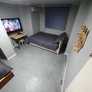 Seven Hostel