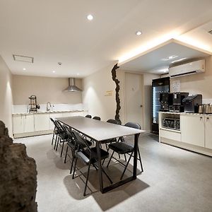 Economy King Room