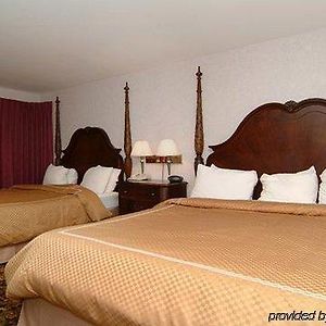 Queen Room Two Queen Beds