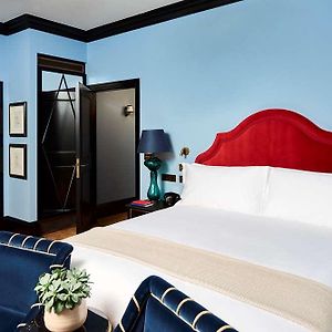 Deluxe  King Room Mobility accessible