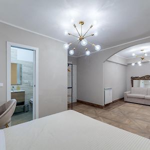 Queen Suite