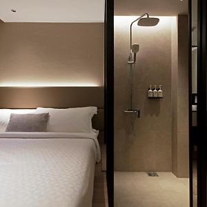 Executive Queen Room
