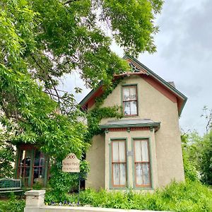 Pansy'S Parlor Bed & Breakfast