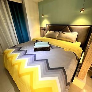 1Br Condo Beside Abreeza Mall, Davao City With 150 Mbps Wi-Fi Speed