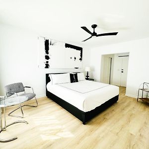 Deluxe King Studio