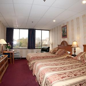 Queen Room
